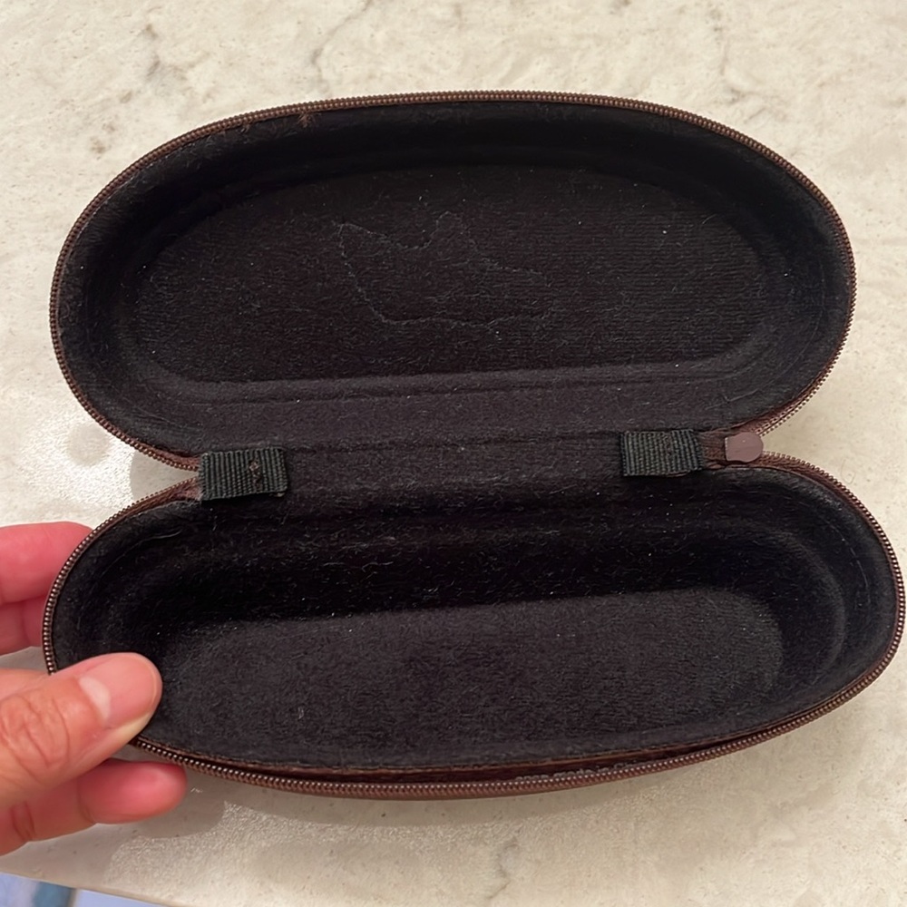 Sunglass case - Picture 5 of 5
